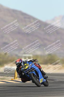 media/Oct-30-2025-Racers Edge (Thu) [[dabbdaf680]]/3-B Group/Session 2 (Turn 14)/